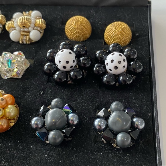 Lot Of Vintage Clip On Earrings 9 Pairs - Picture 4 of 15